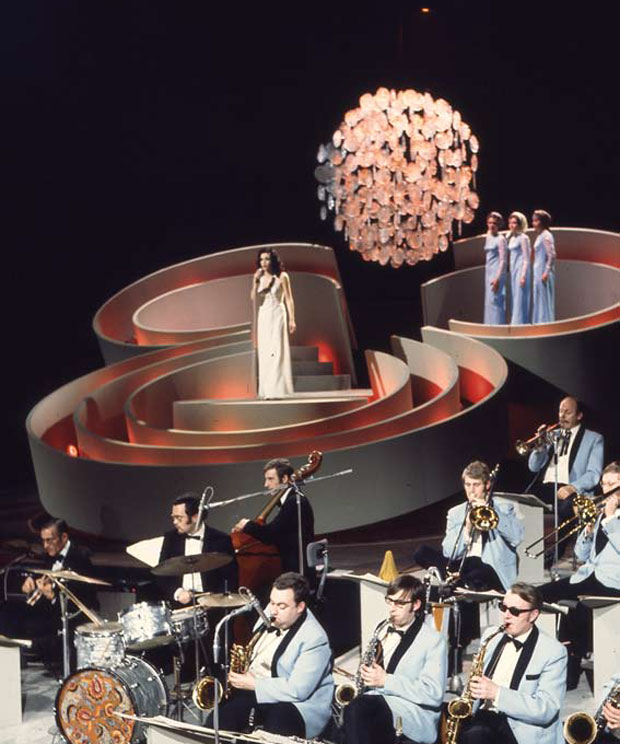 Het lichtsculptuur en decor van het Nationaal Songfestival 1969. Collectie: Beeld en Geluid