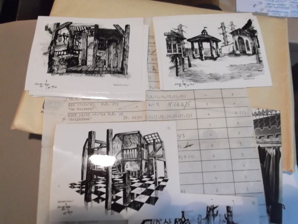 Mapje met foto's van schetsen van Hans Christiaan van Langeveld